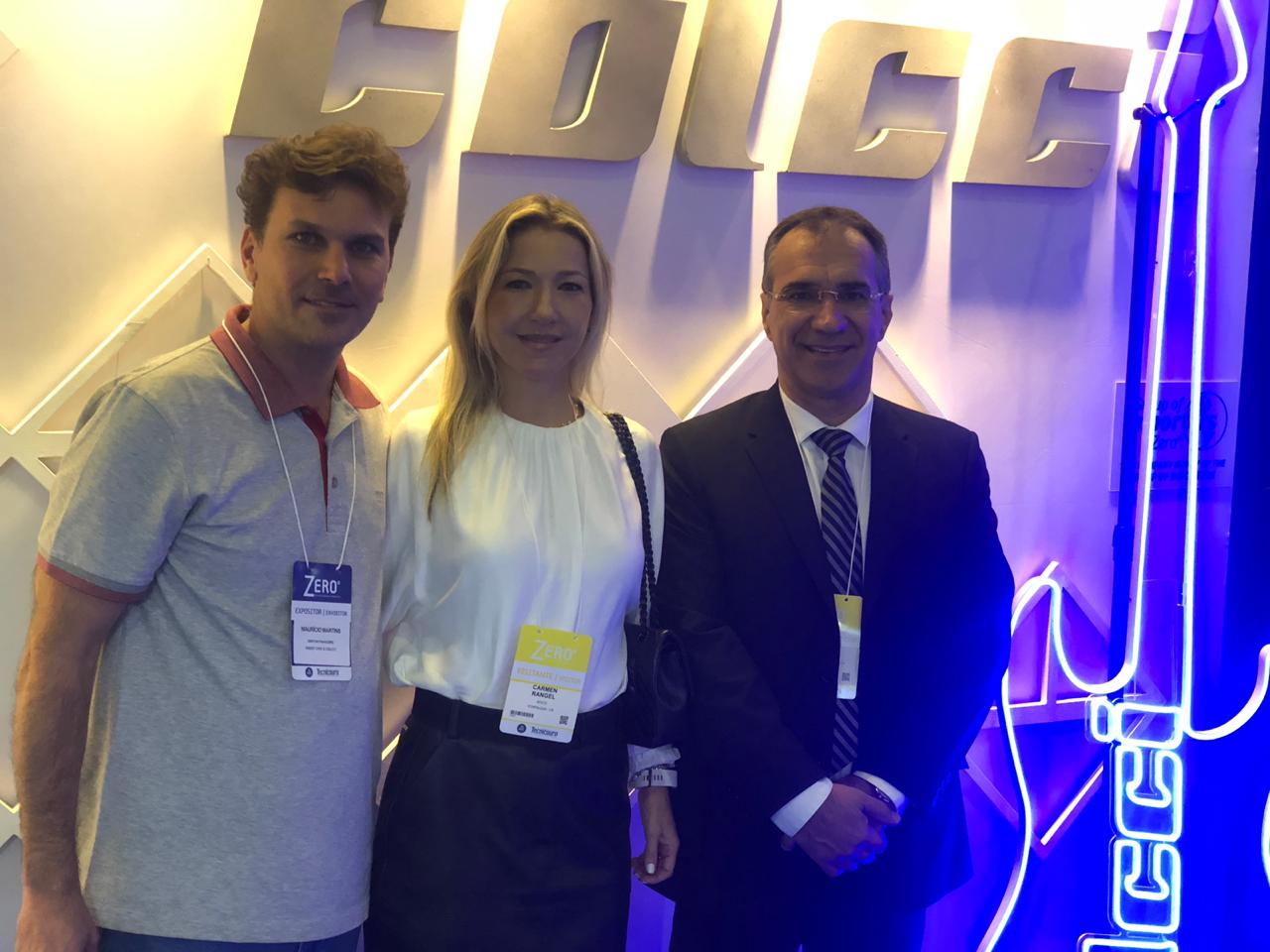 Adece participa de feira de calçados e acessórios em Gramado