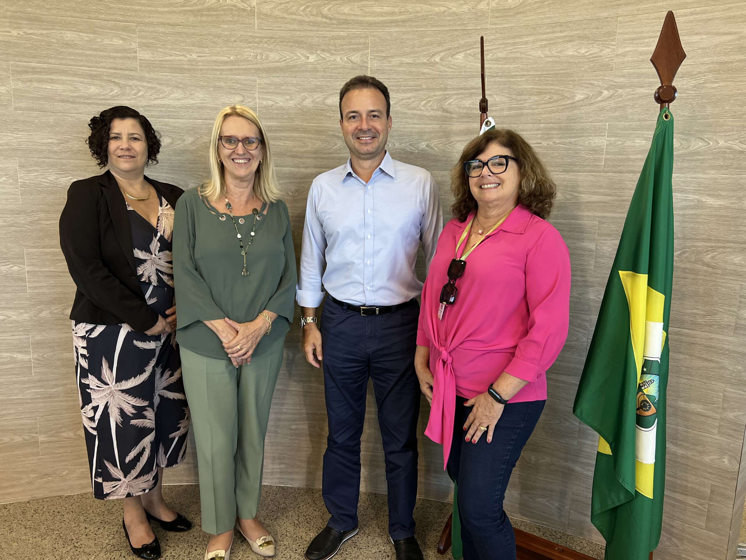 Adece recebe presidente da Associação Brasileira de Desenvolvimento
