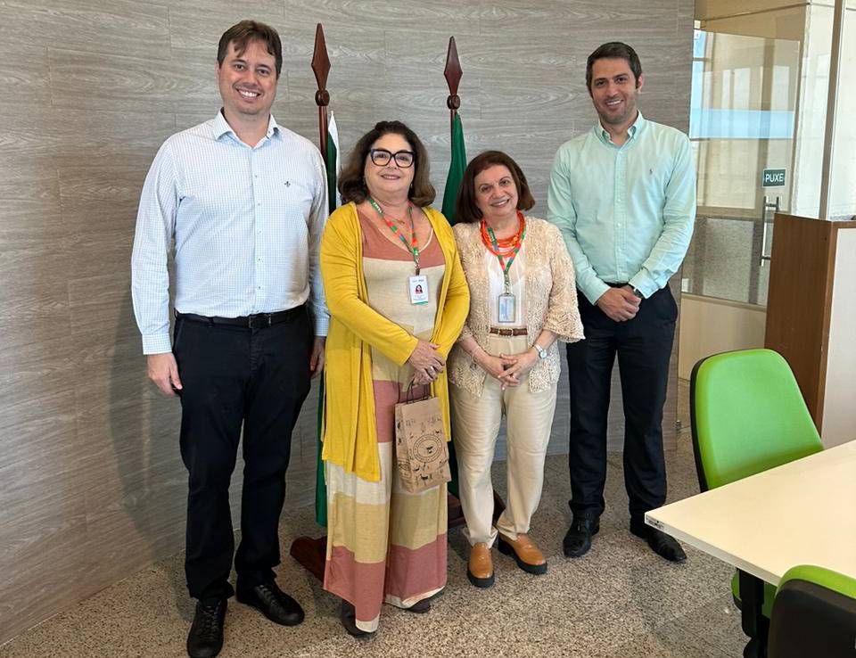 Adece recebe presidente e diretor de Agência de Fomento do Piauí