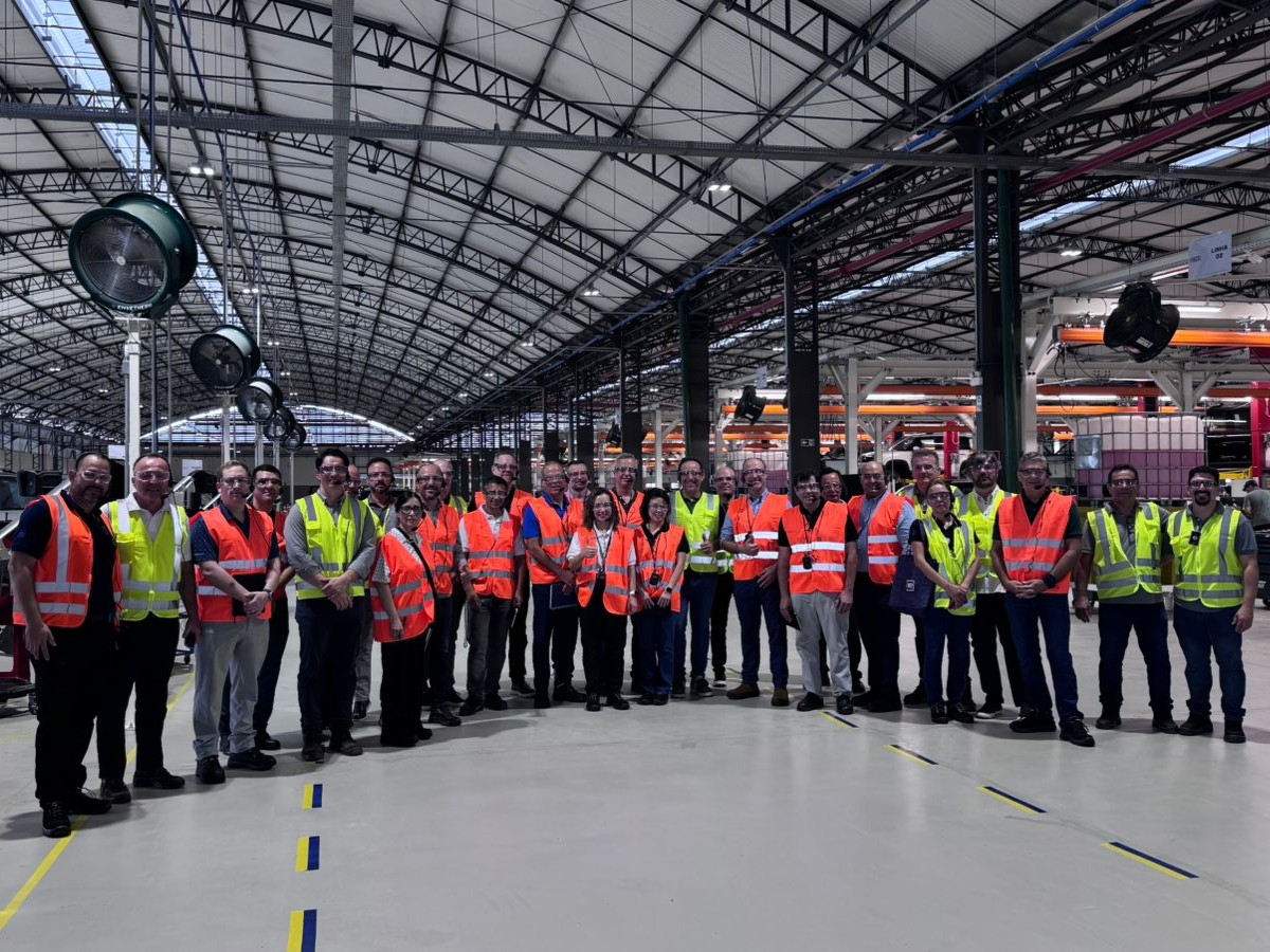 Polo Automotivo do Ceará recebe vice-presidente da General Motors em visita técnica