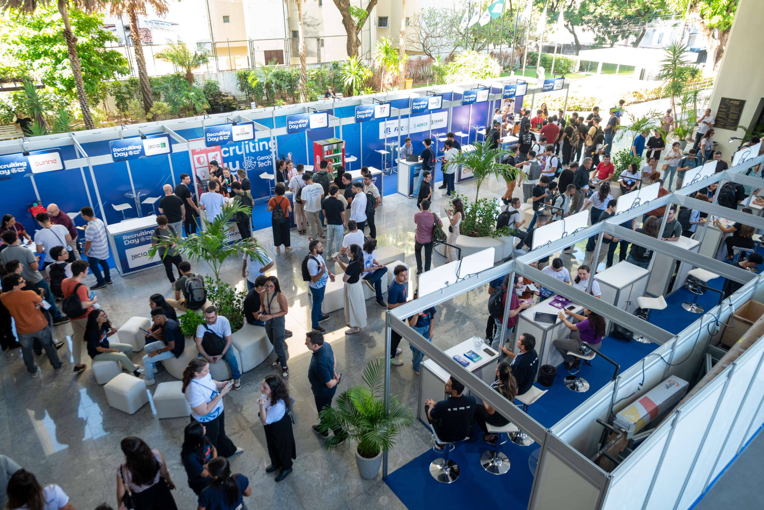 Geração Tech realiza feira da empregabilidade e conecta alunos capacitados a empresas