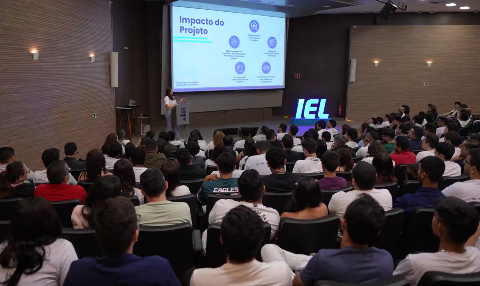 Geração Tech 3.0 forma quase 2 mil alunos e celebra destaques em cerimônia em Fortaleza