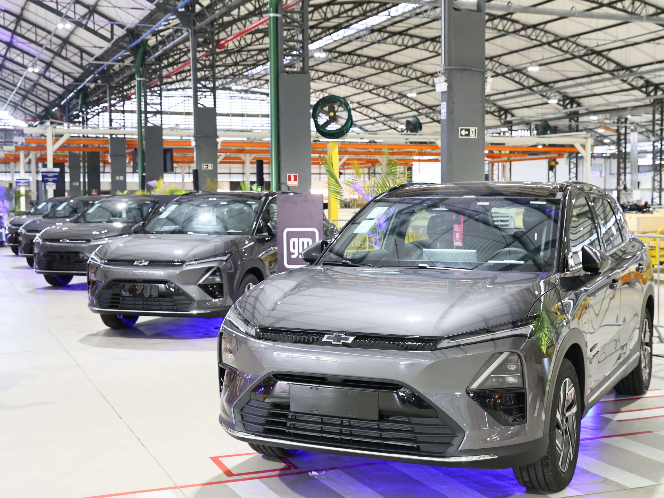 Ceará inicia produção de novo veículo elétrico da Chevrolet e fortalece indústria automotiva