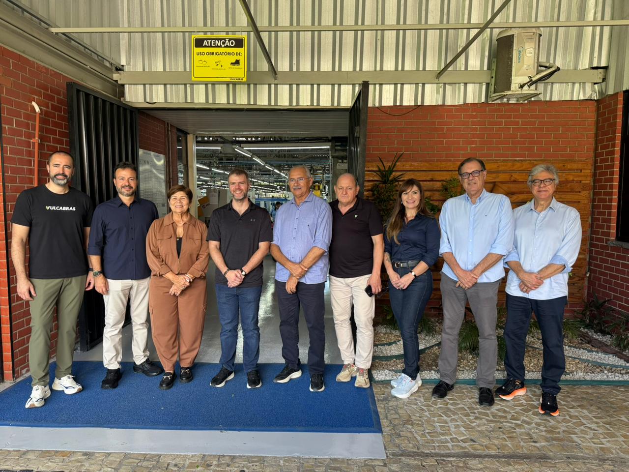 Adece, SDE e Ipece realizam visita institucional à Vulcabras, maior indústria calçadista do Ceará